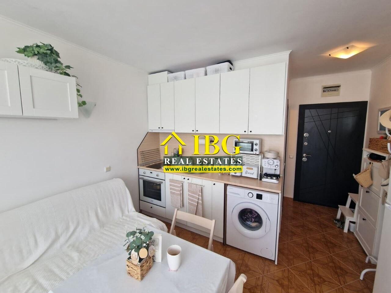 Furnished Studio with Pool View Saint Elena, Sunny Beach — photo 4 of 11