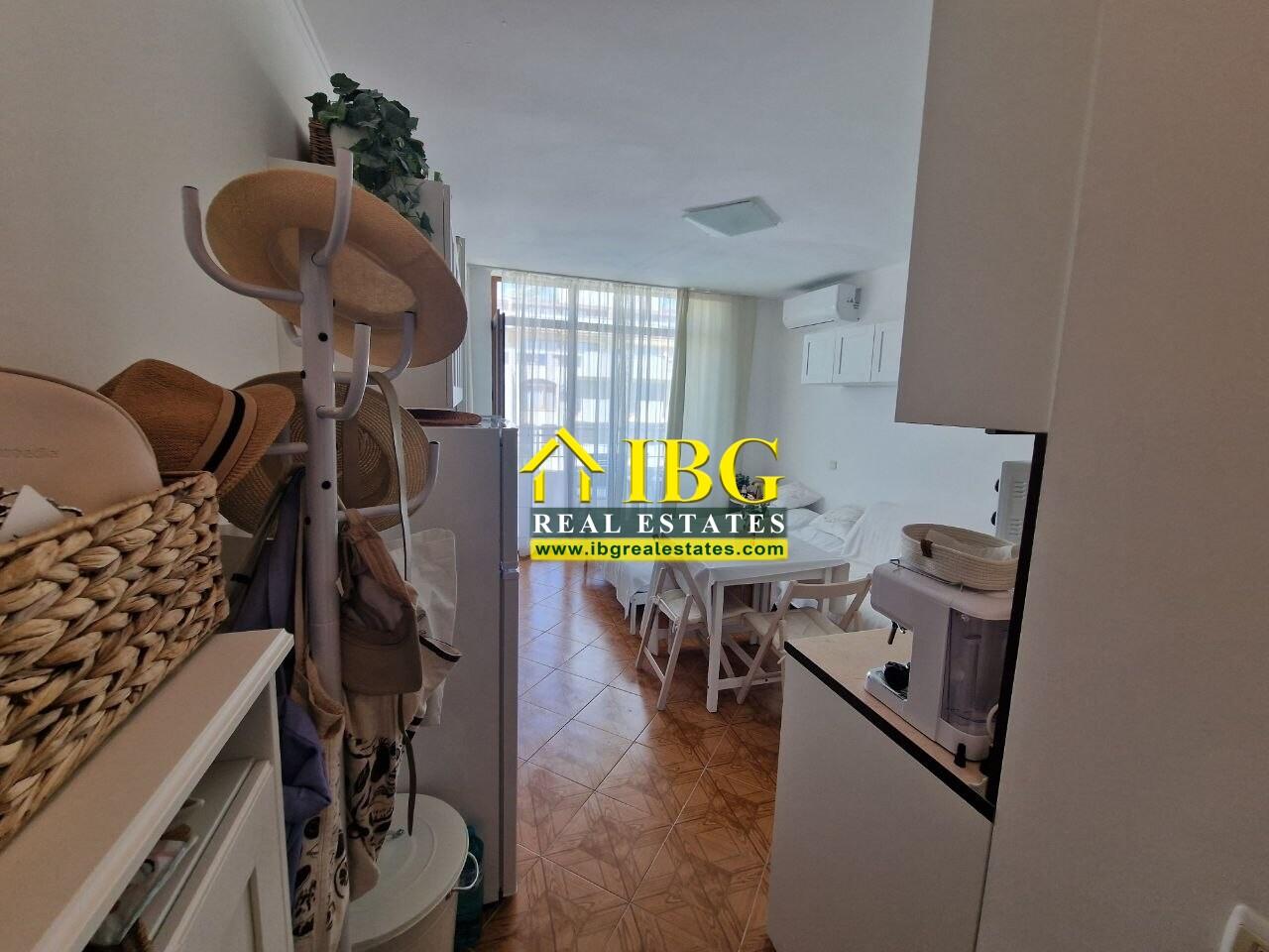 Furnished Studio with Pool View Saint Elena, Sunny Beach — photo 5 of 11