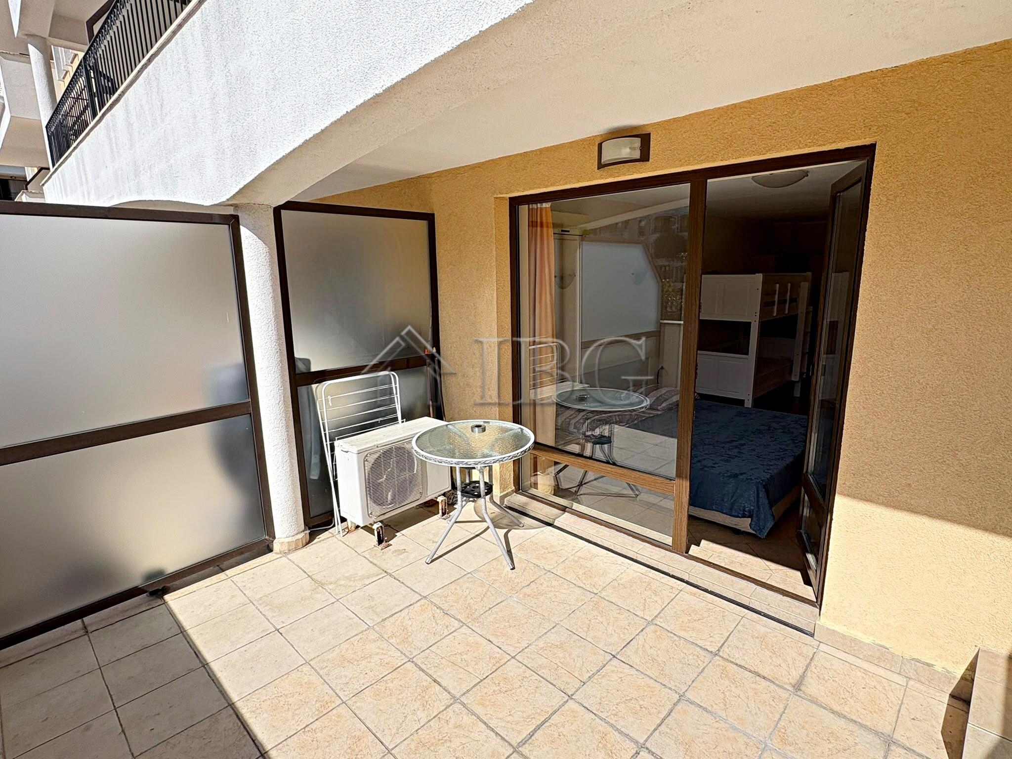Spacious Studio with Pool View Royal Sun, Sunny Beach — photo 4 of 23