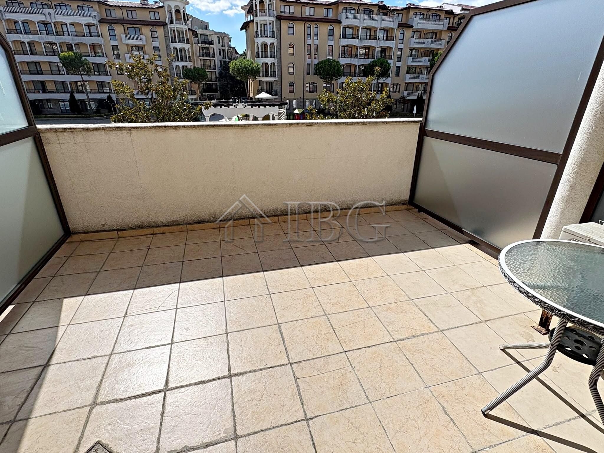 Spacious Studio with Pool View Royal Sun, Sunny Beach — photo 11 of 23