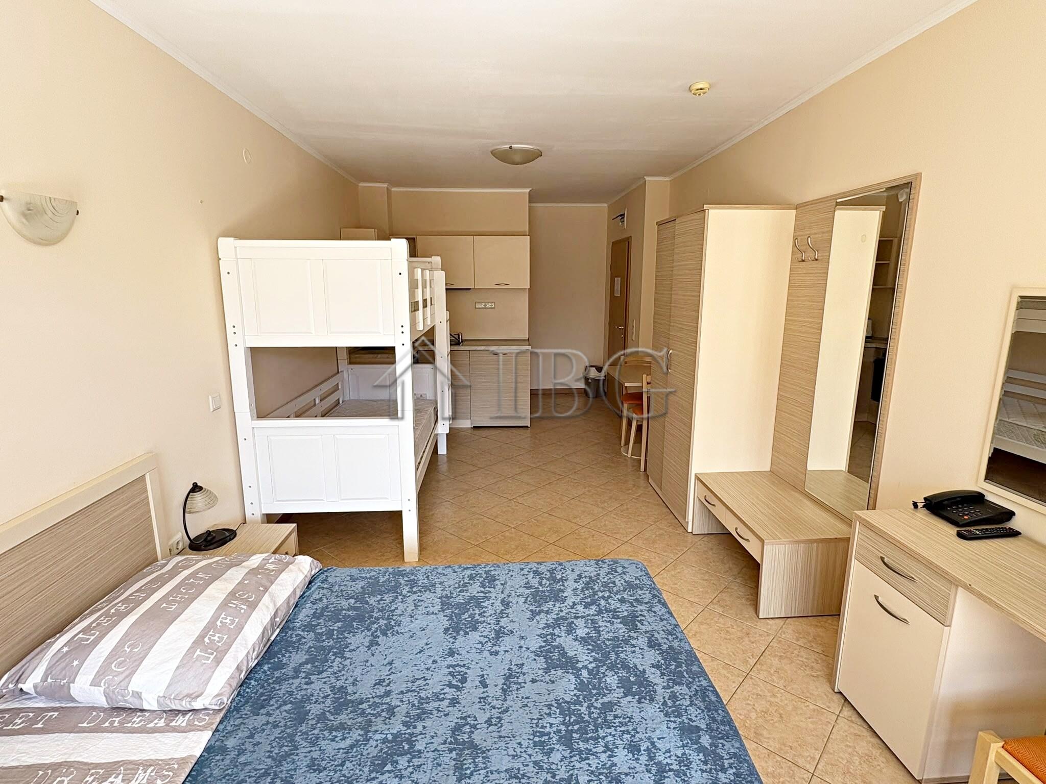 Spacious Studio with Pool View Royal Sun, Sunny Beach — photo 8 of 23