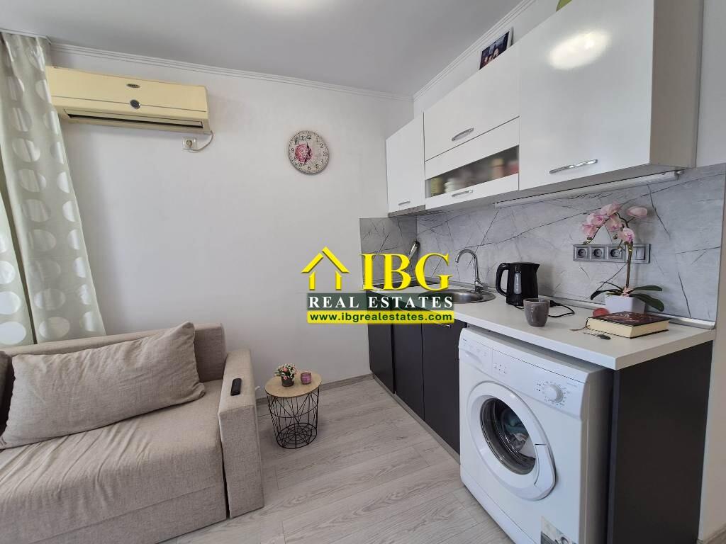 1-Bedroom Apartment with Huge 30 sq.m. Terrace & Park View Grand Kamelia, Sunny Beach — photo 16 of 22