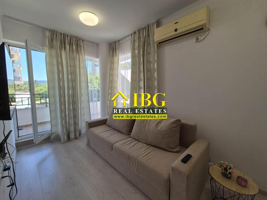 1-Bedroom Apartment with Huge 30 sq.m. Terrace & Park View Grand Kamelia, Sunny Beach — photo 10 of 22