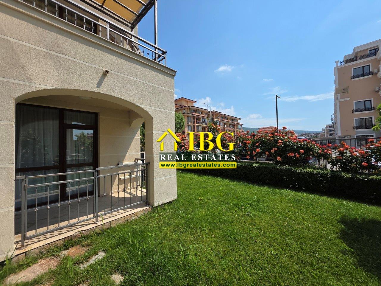 1-Bedroom Apartment with Private Garden Sorrento Sole Mare, Sveti Vlas - 100 m to the Beach — photo 4 of 25