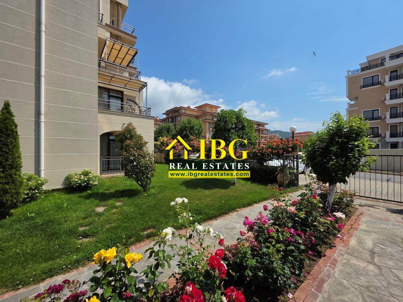 1-Bedroom Apartment with Private Garden Sorrento Sole Mare, Sveti Vlas - 100 m to the Beach — photo 5 of 25