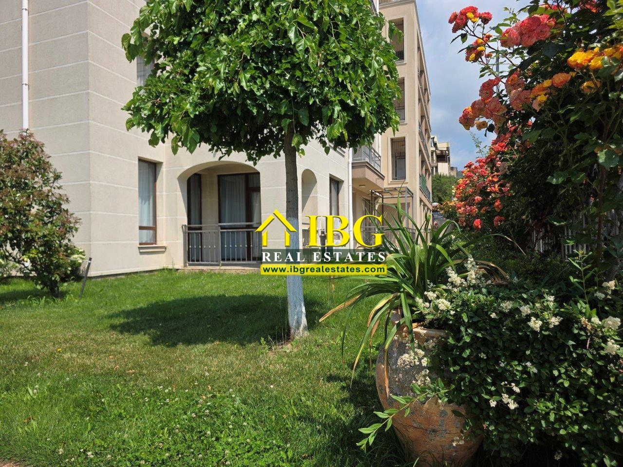 1-Bedroom Apartment with Private Garden Sorrento Sole Mare, Sveti Vlas - 100 m to the Beach — photo 6 of 25