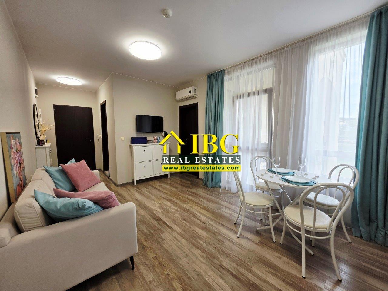 1-Bedroom Apartment with Private Garden Sorrento Sole Mare, Sveti Vlas - 100 m to the Beach — photo 8 of 25