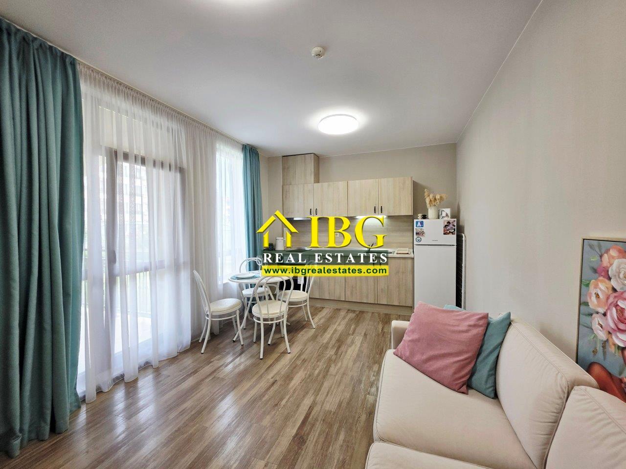 1-Bedroom Apartment with Private Garden Sorrento Sole Mare, Sveti Vlas - 100 m to the Beach — photo 10 of 25