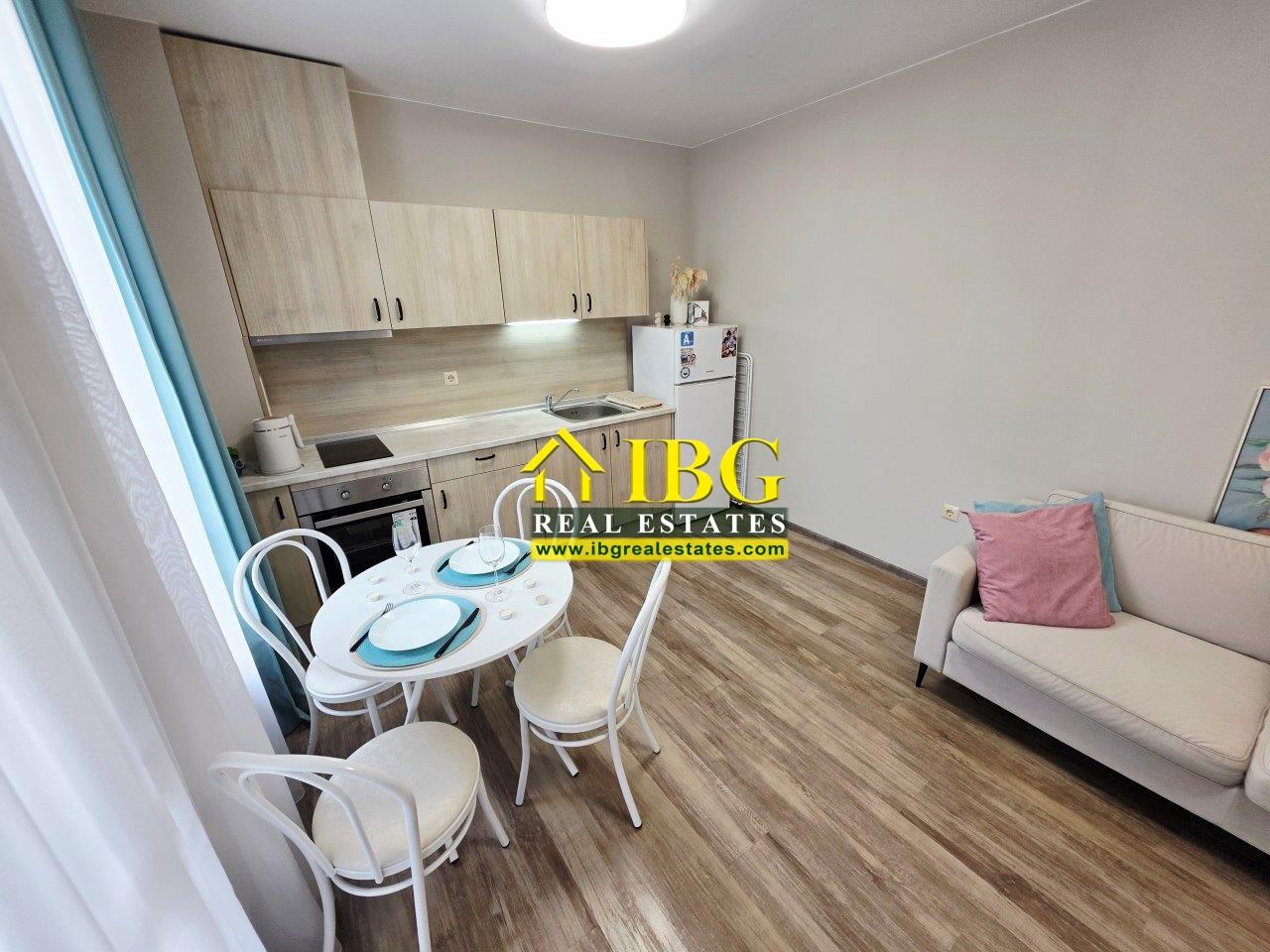 1-Bedroom Apartment with Private Garden Sorrento Sole Mare, Sveti Vlas - 100 m to the Beach — photo 13 of 25