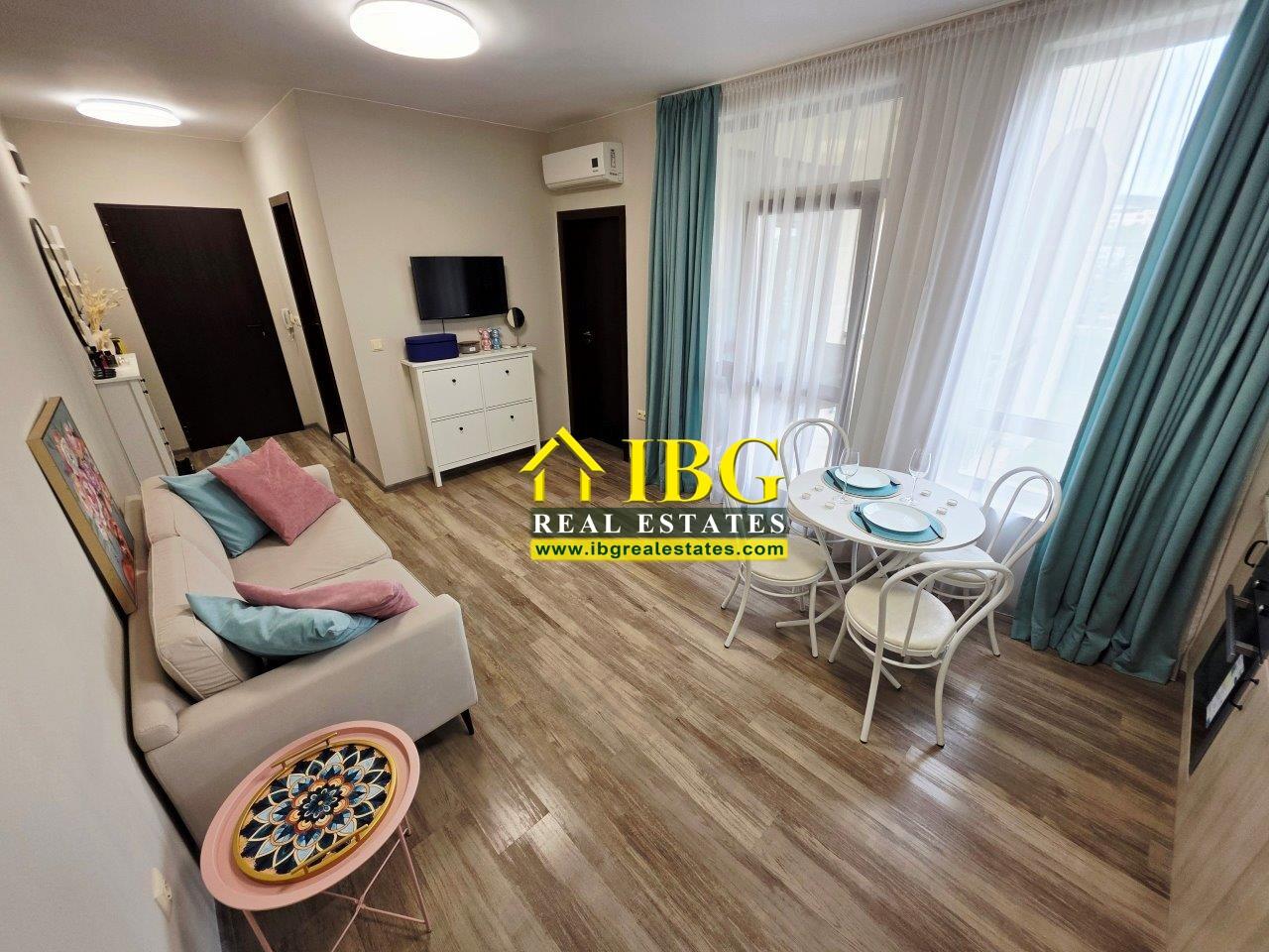 1-Bedroom Apartment with Private Garden Sorrento Sole Mare, Sveti Vlas - 100 m to the Beach — photo 16 of 25