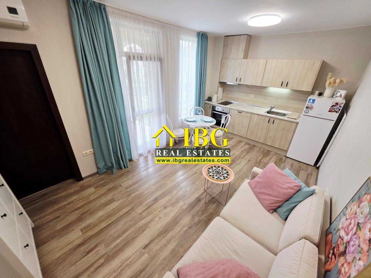 1-Bedroom Apartment with Private Garden Sorrento Sole Mare, Sveti Vlas - 100 m to the Beach — photo 19 of 25