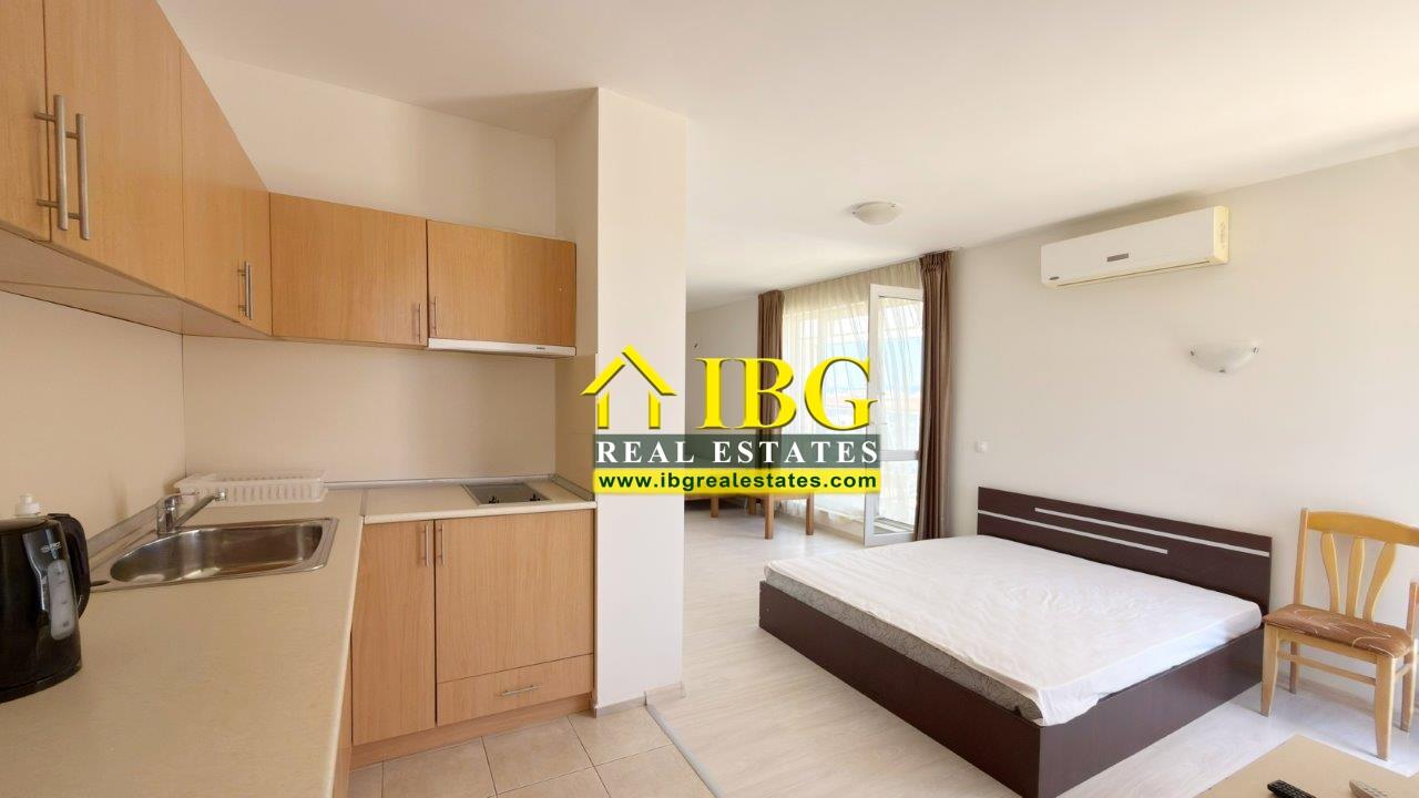 Spacious Studio with 46 sq.m. Terrace Darius, Sunny Beach — photo 5 of 11