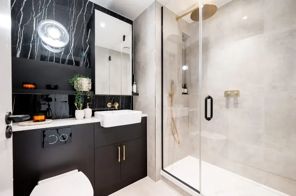 2 Bedroom Apartment for Sale West Ham London TwelveTrees Park — photo 11 of 22