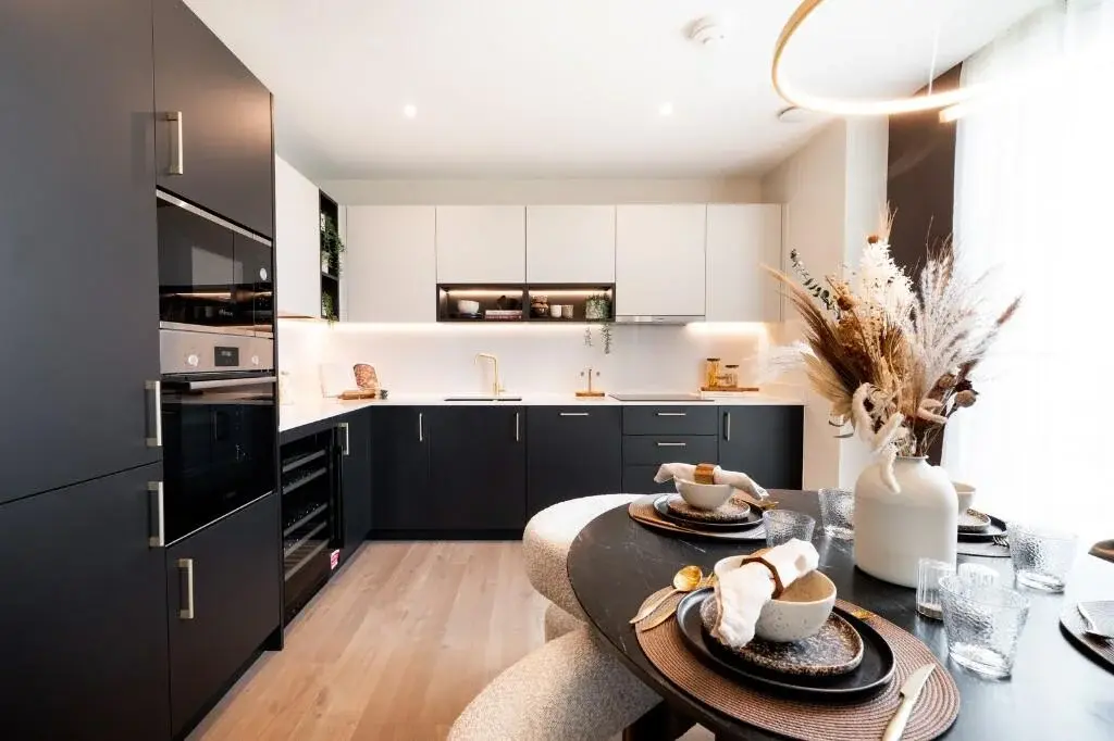 2 Bedroom Apartment for Sale West Ham London TwelveTrees Park — photo 13 of 22