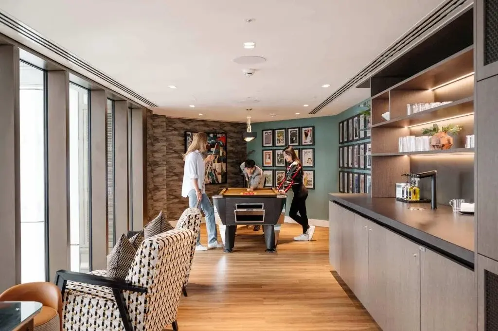 2 Bedroom Apartment For Sale Canary Wharf London South Quay Plaza — photo 11 of 24