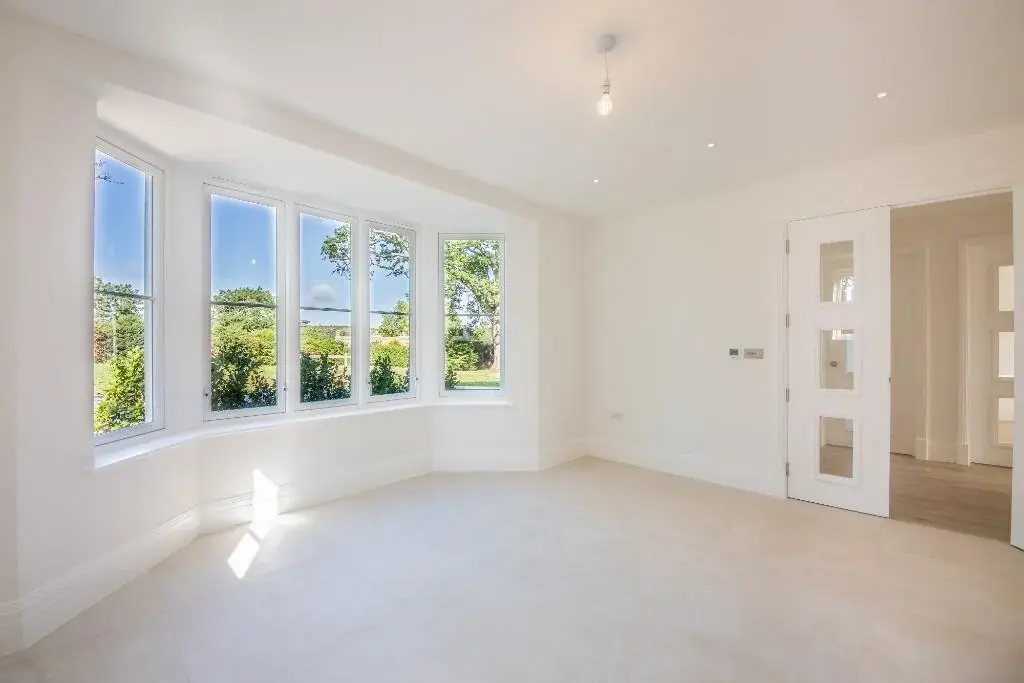 4-Bedroom House for Sale in Trent Park Enfield — photo 10 of 15