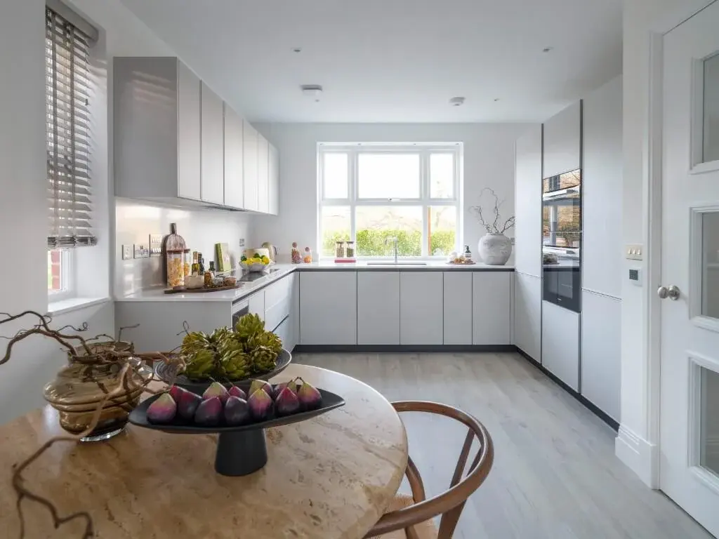 5 Bedroom House for Sale in Trent Park Enfield London — photo 4