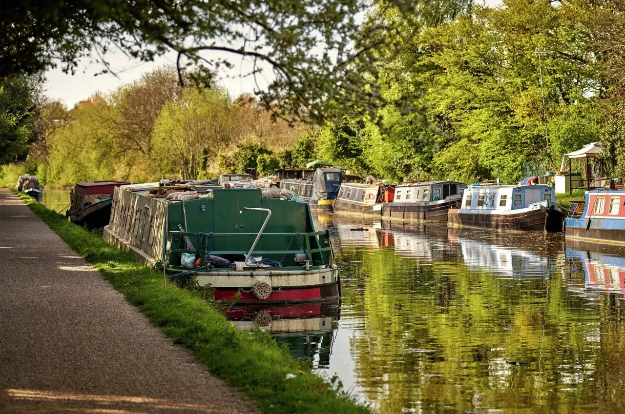 1 Bedroom Apartment for Sale Wembley London with Canal Living and High Growth Potential — photo 11 of 18