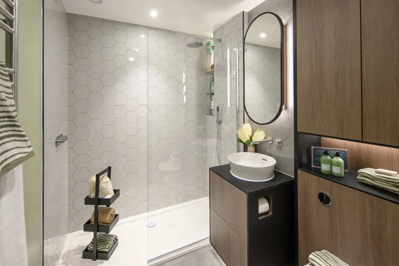 3 Bedroom Apartment for Sale Staines Surrey Eden Grove — photo 9 of 22