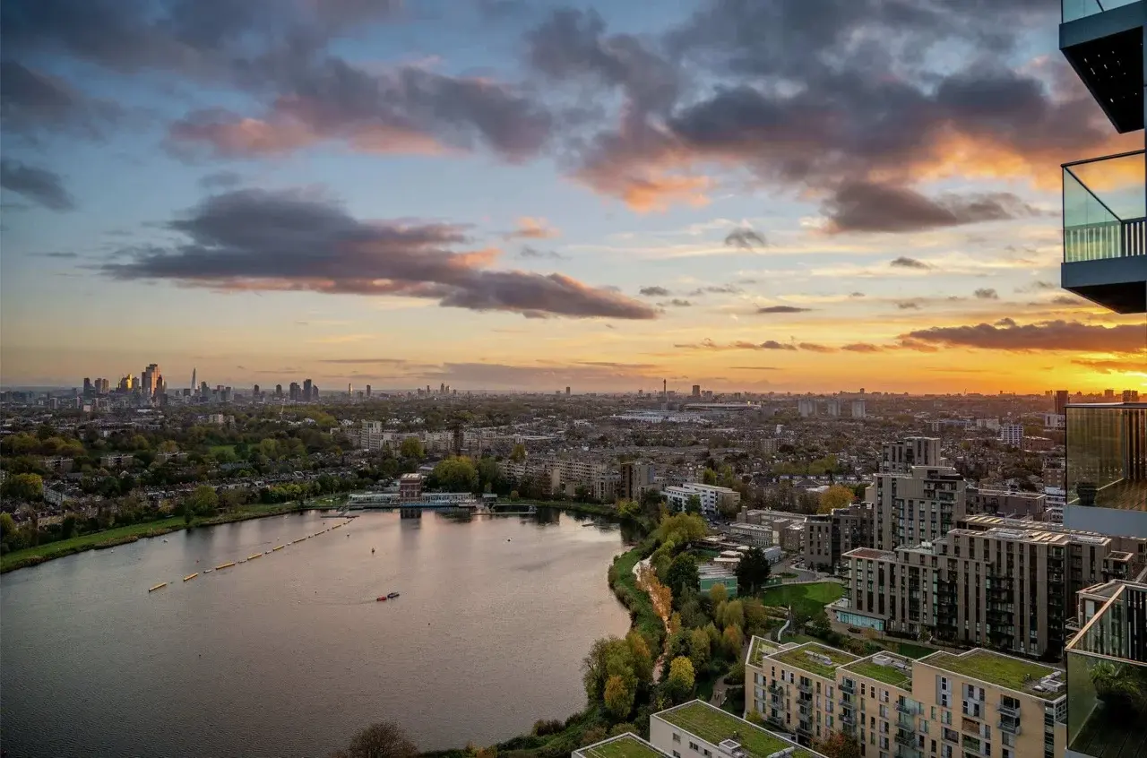 2 Bedroom Penthouse for Sale Finsbury Park London Woodberry Down — photo 8 of 19