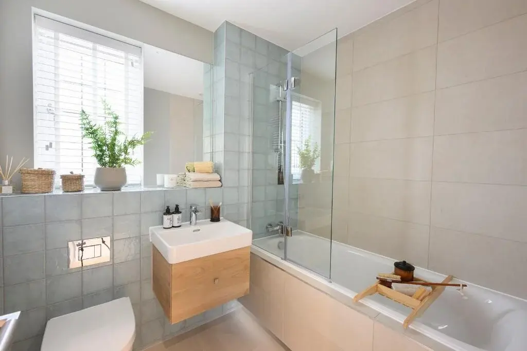 Detached House for Sale in Fleet Hareshill — photo 3