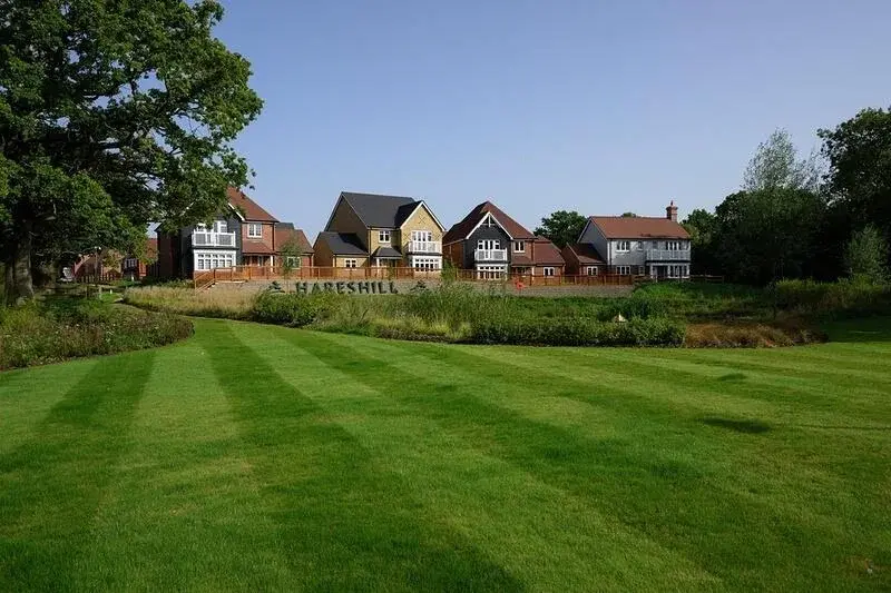 Detached House for Sale in Fleet Hareshill — photo 8 of 13