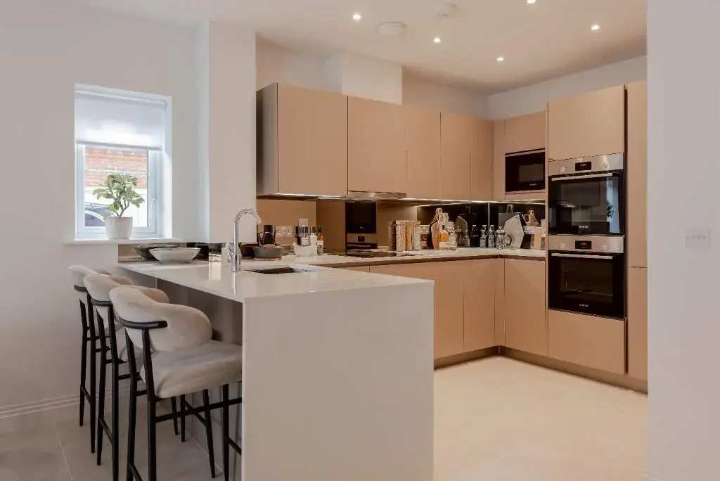 Detached House for Sale High Wycombe Buckinghamshire Abbey Barn Park — photo 10 of 16