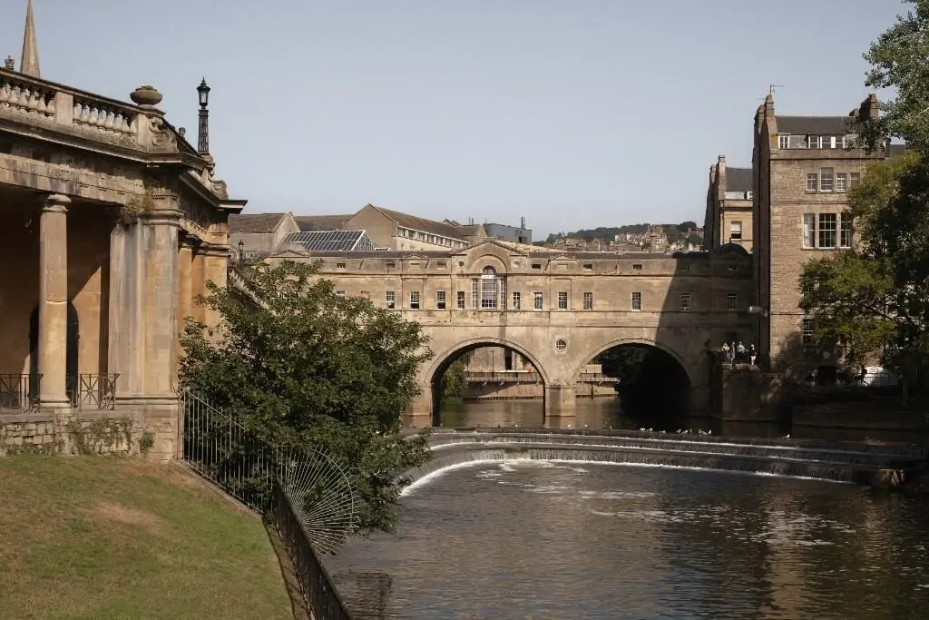 2 Bedroom Apartment for Sale in Bath One Waterside Riverside — photo 2