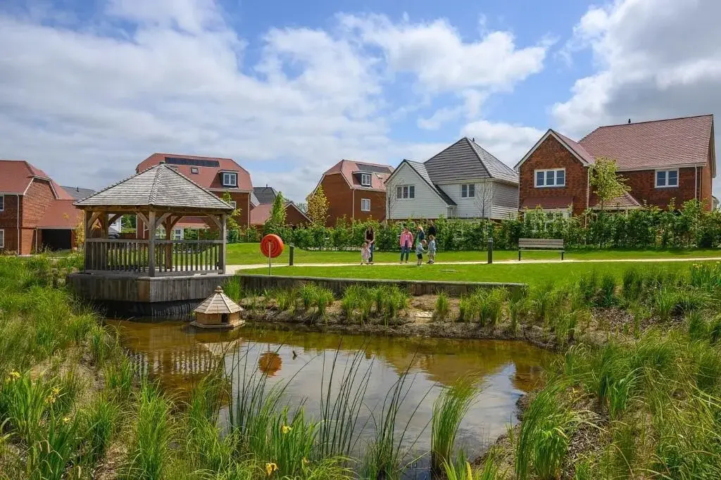 Detached House for Sale in Paddock Wood Foal Hurst Green — photo 3
