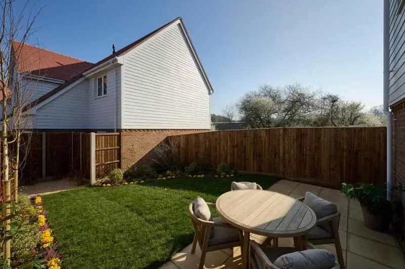 Semi-Detached House for Sale in Paddock Wood Foal Hurst Green — photo 2