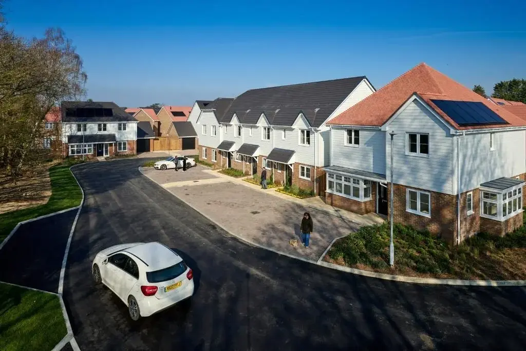 Detached House for Sale in Paddock Wood Foal Hurst Green — photo 14 of 14