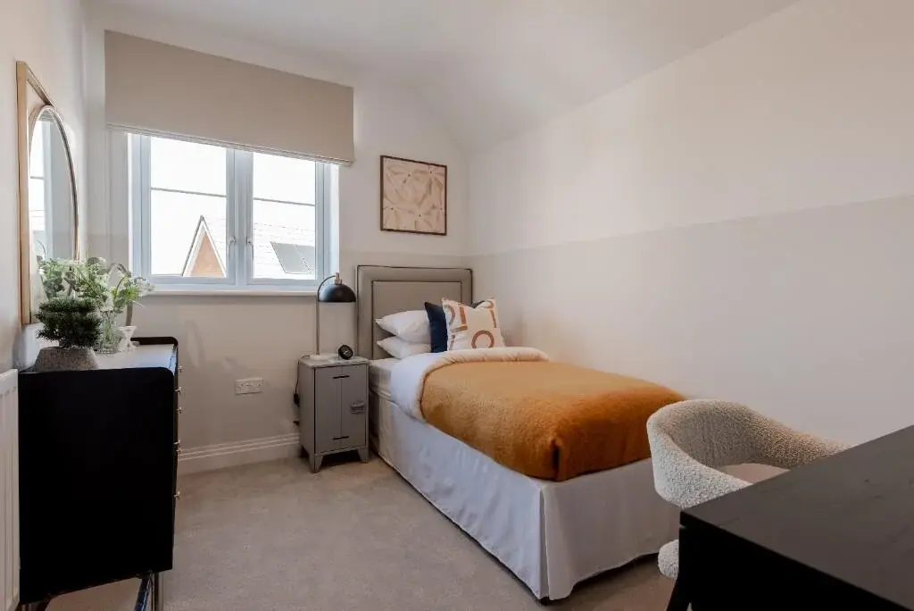 Detached House for Sale High Wycombe Buckinghamshire Abbey Barn Park — photo 15 of 16