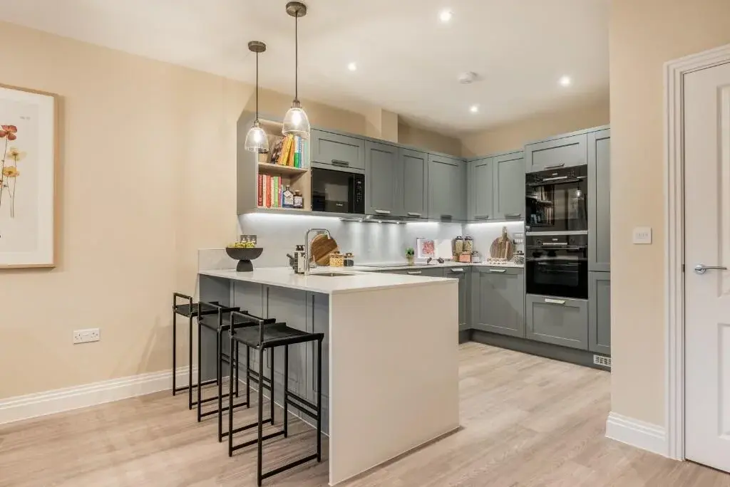 End of Terrace House for Sale Maidenhead Berkshire Spring Hill — photo 7 of 11