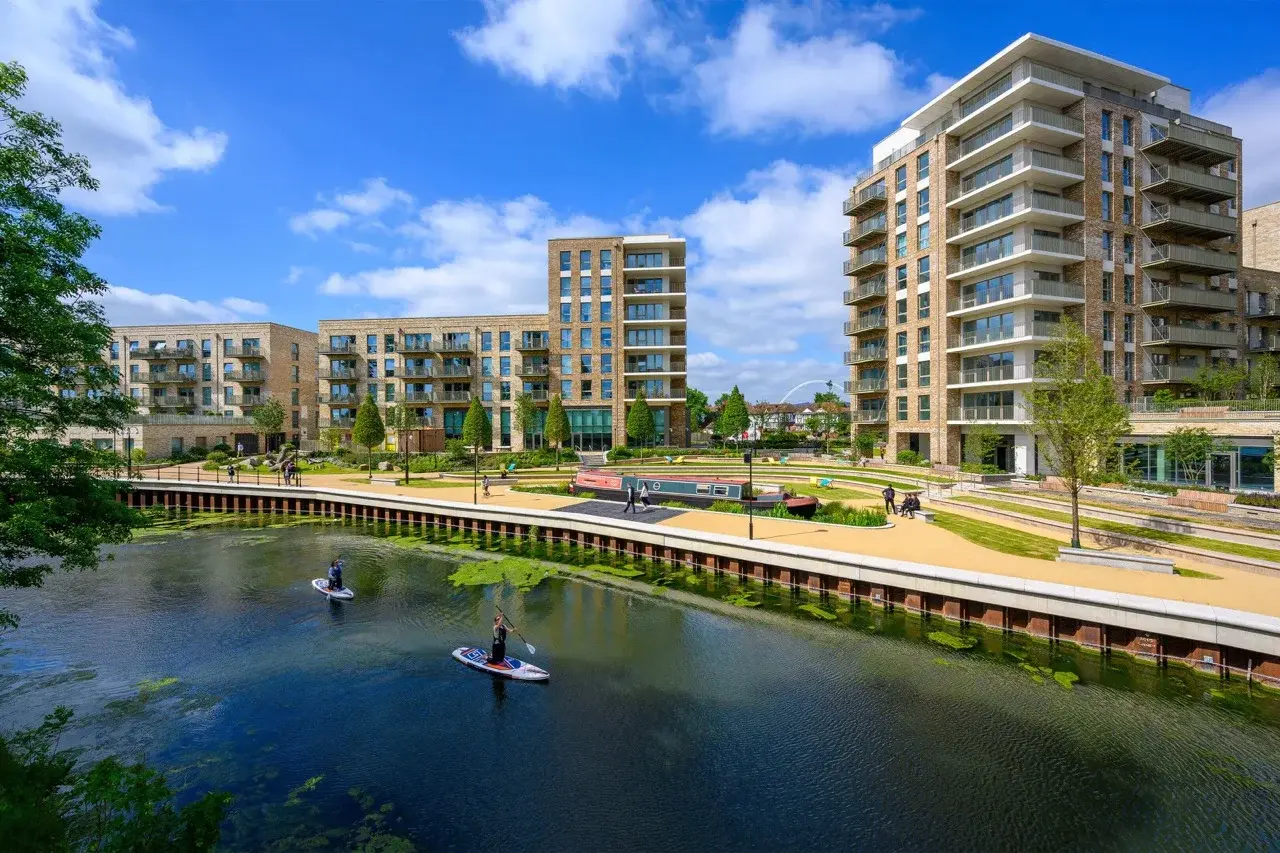 1 Bedroom Apartment for Sale Wembley London with Canal Living and High Growth Potential — photo 2