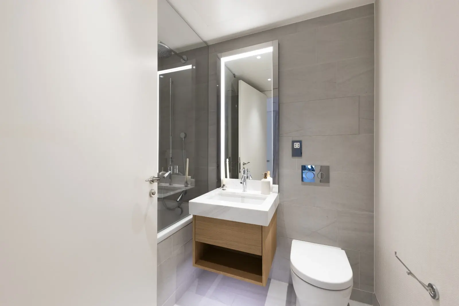 3 Bedroom Penthouse for Sale in Battersea Power Station, London SW11 Wilshire, Prospect Place — photo 5