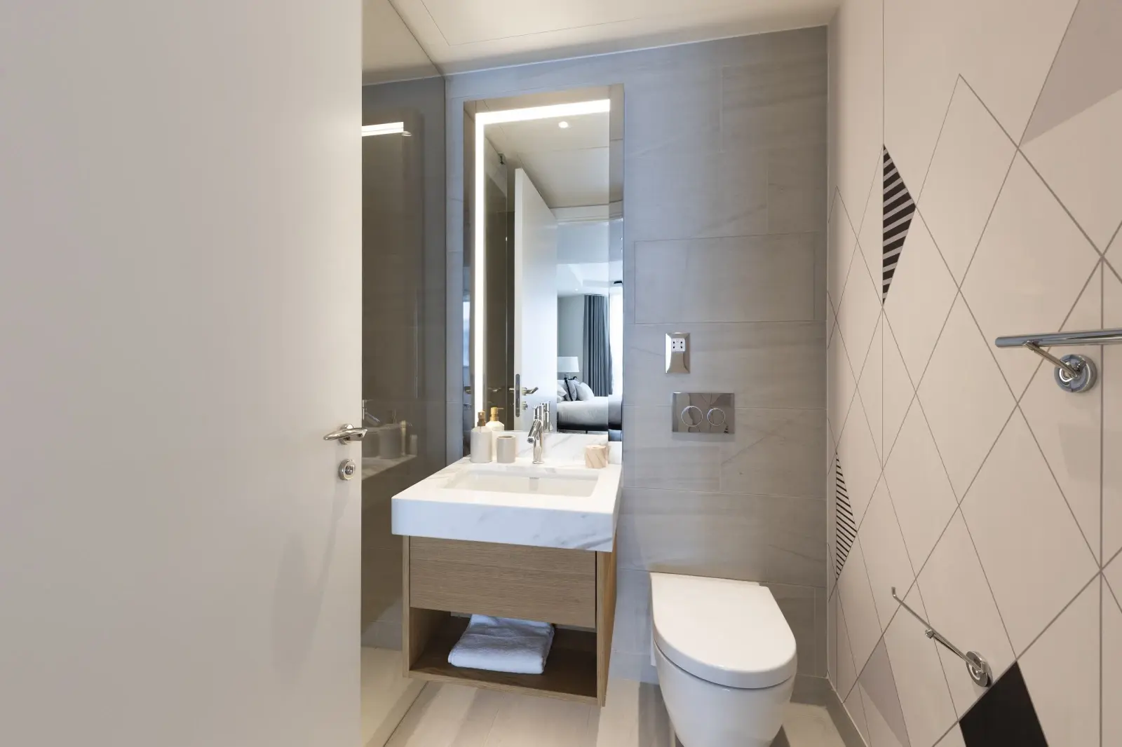 3 Bedroom Penthouse for Sale in Battersea Power Station, London SW11 Wilshire, Prospect Place — photo 9 of 25