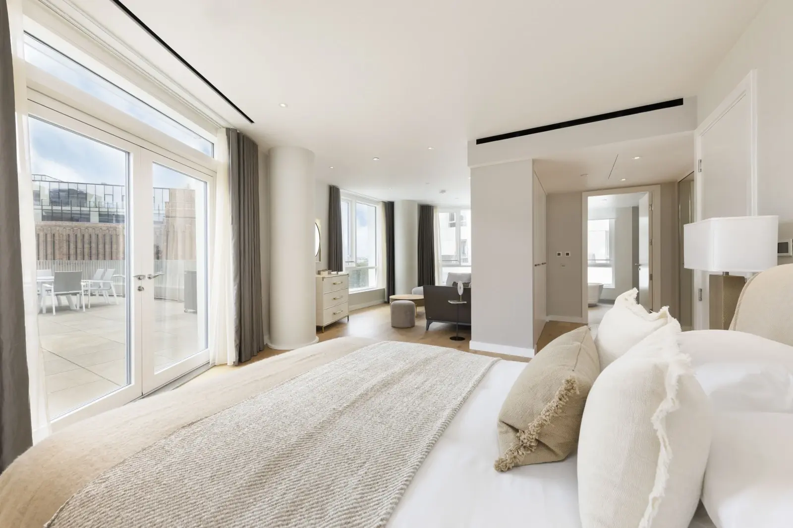 3 Bedroom Penthouse for Sale in Battersea Power Station, London SW11 Wilshire, Prospect Place — photo 11 of 25