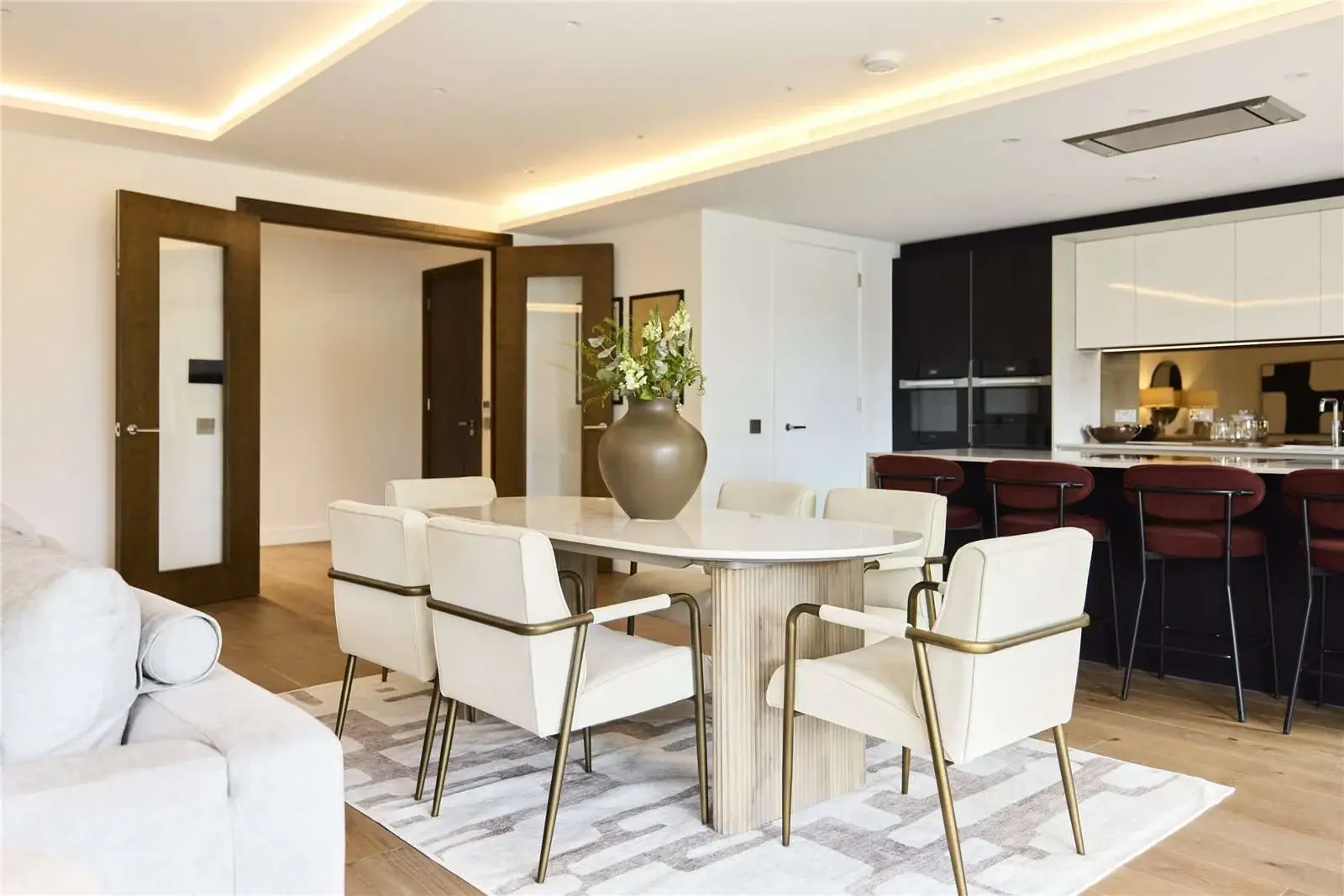 3 Bedroom Apartment for Sale in Hyde Park - Bayswater W2 — photo 7 of 19