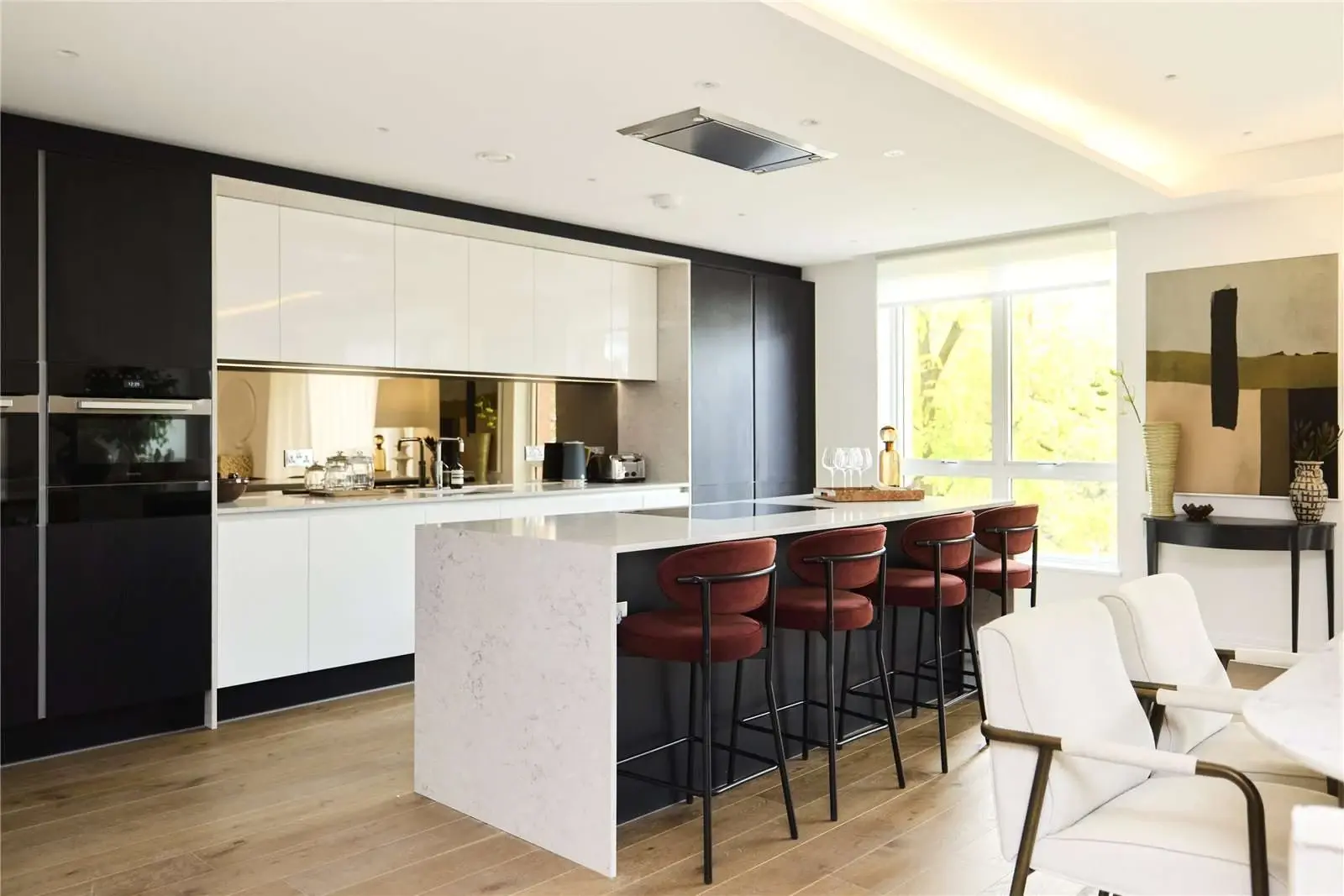 3 Bedroom Apartment for Sale in Hyde Park - Bayswater W2 — photo 8 of 19