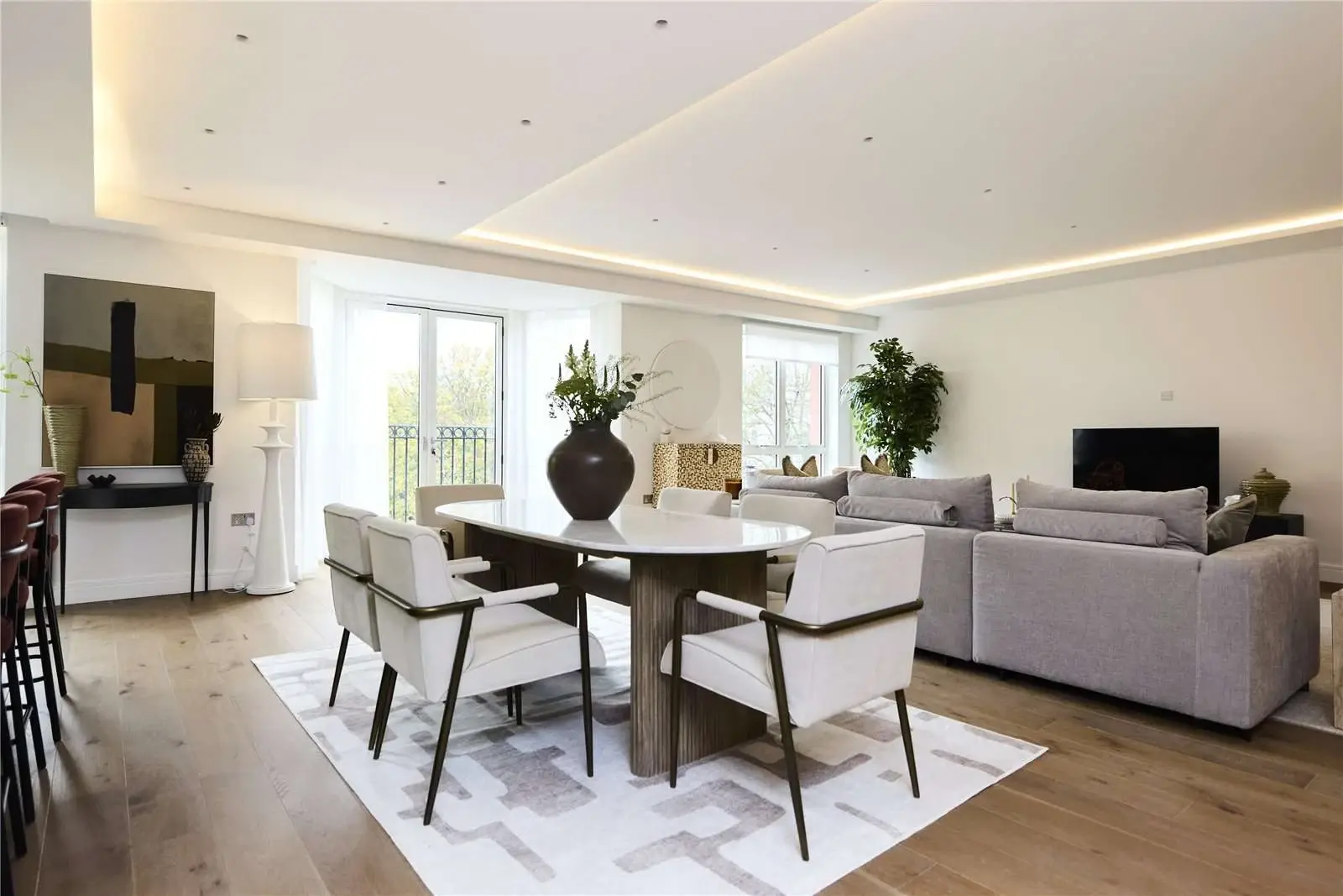 3 Bedroom Apartment for Sale in Hyde Park - Bayswater W2 — photo 9 of 19