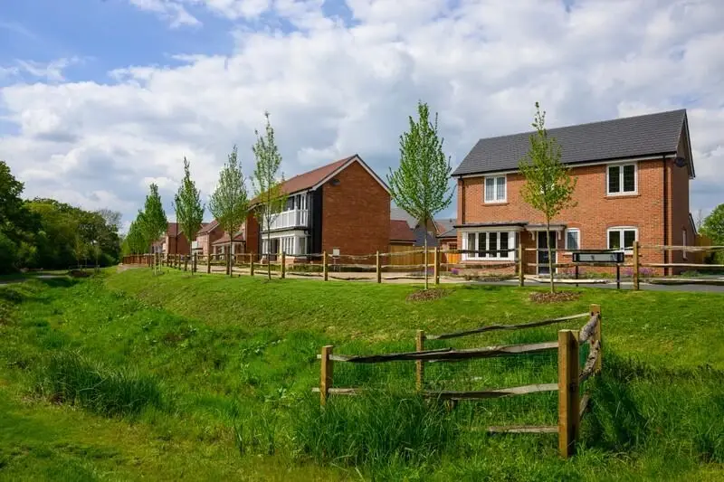 4 Bedroom Detached House for Sale in Fleet, Hareshill GU51 — photo 12 of 13