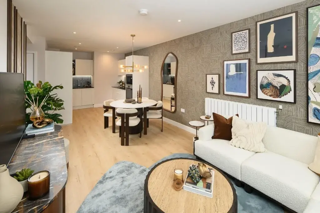 2 Bedroom Apartment for Sale in Plumstead at Lombard Square — photo 13 of 15