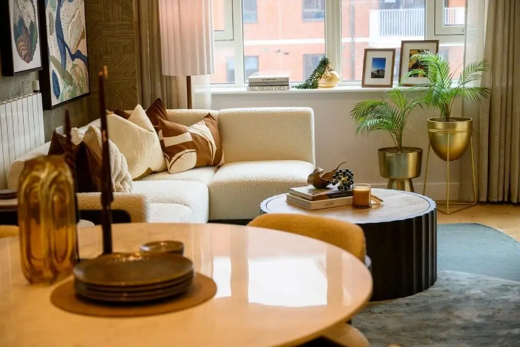 2 Bedroom Apartment for Sale in Plumstead at Lombard Square — photo 14 of 15