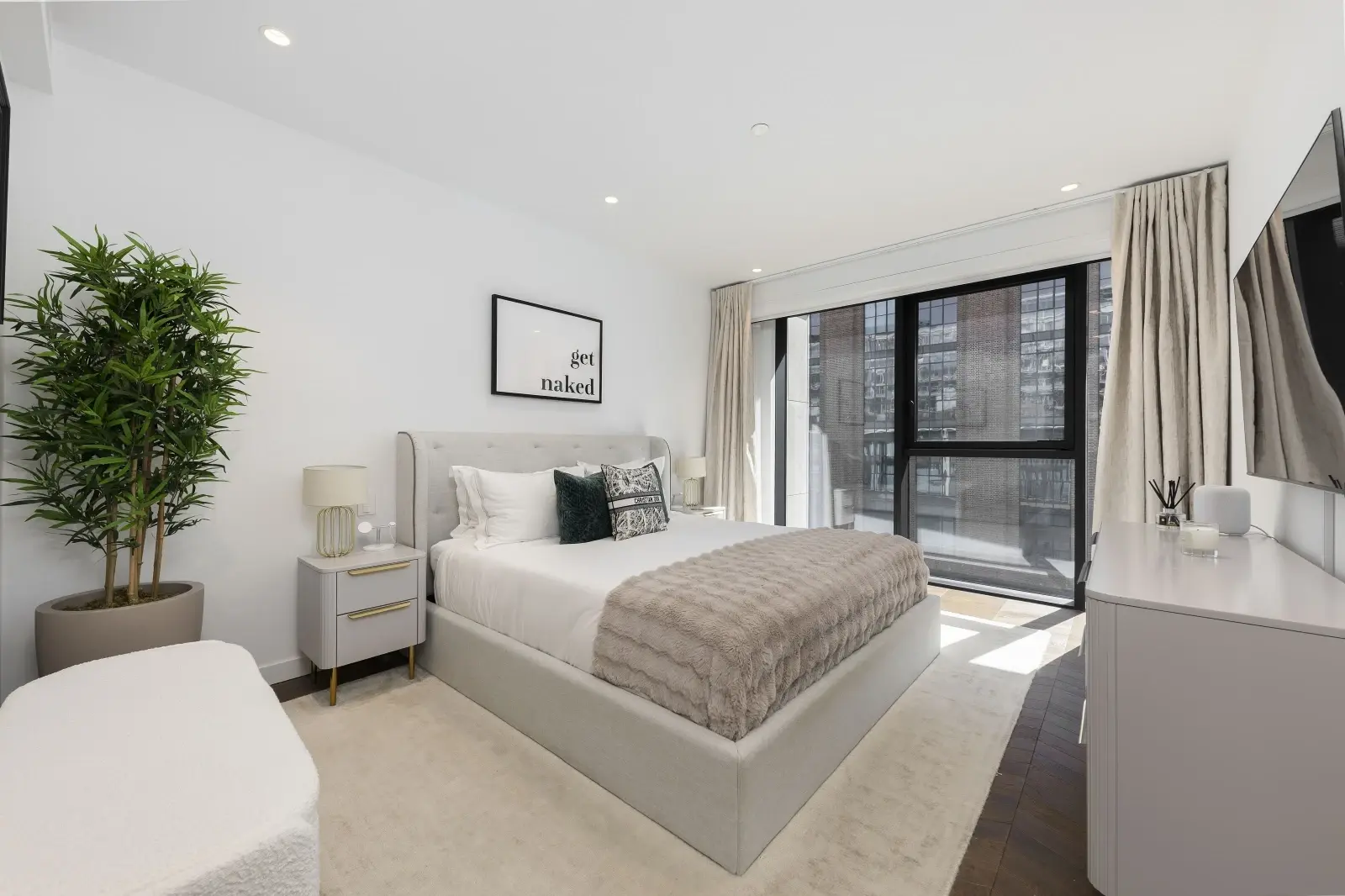 2 Bedroom Battersea Power Station Penthouse for Sale — photo 11 of 25