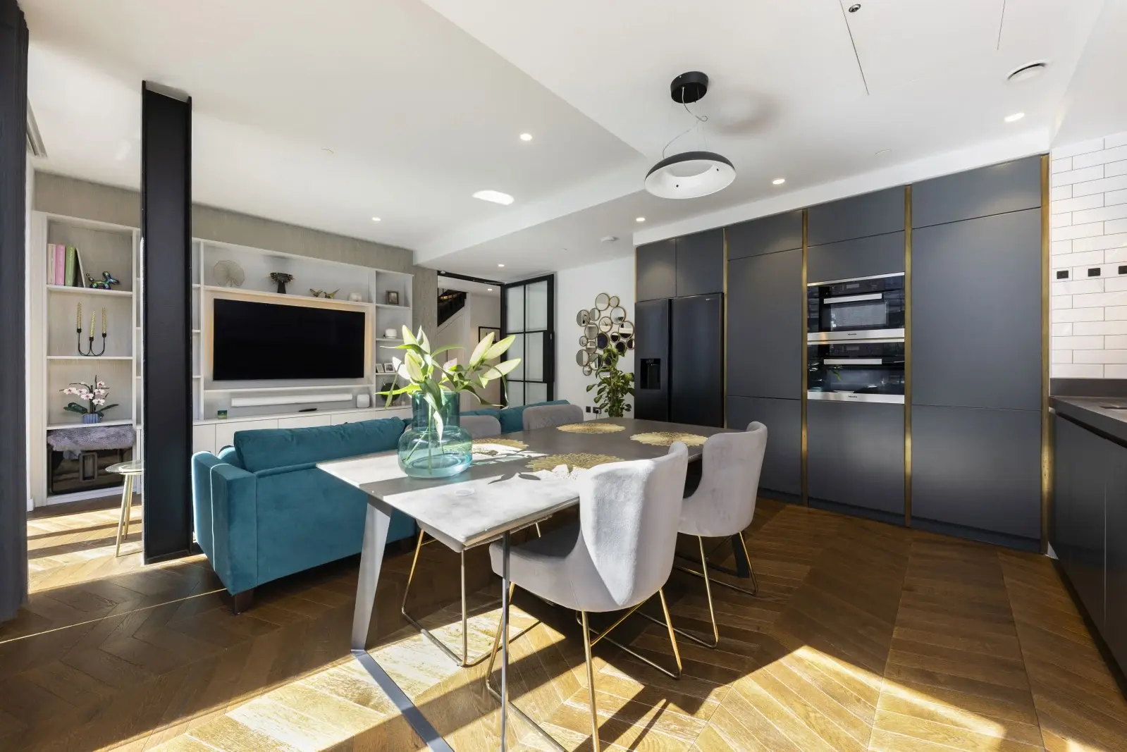 2 Bedroom Battersea Power Station Penthouse for Sale — photo 15 of 25