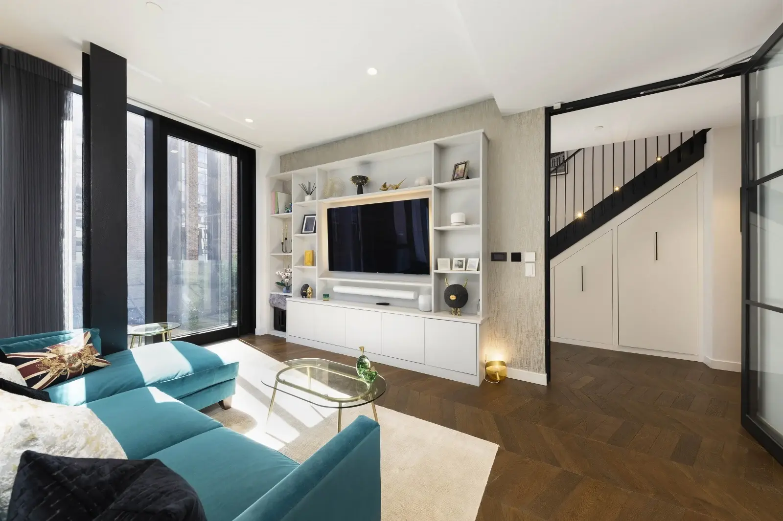 2 Bedroom Battersea Power Station Penthouse for Sale — photo 16 of 25