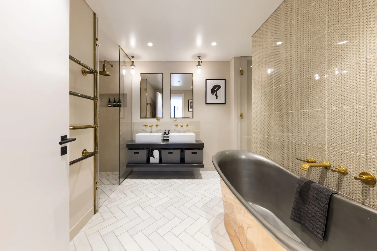 2 Bedroom Battersea Power Station Penthouse for Sale — photo 17 of 25