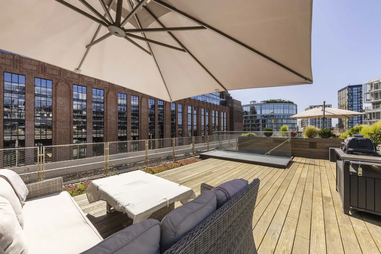 2 Bedroom Battersea Power Station Penthouse for Sale — photo 23 of 25