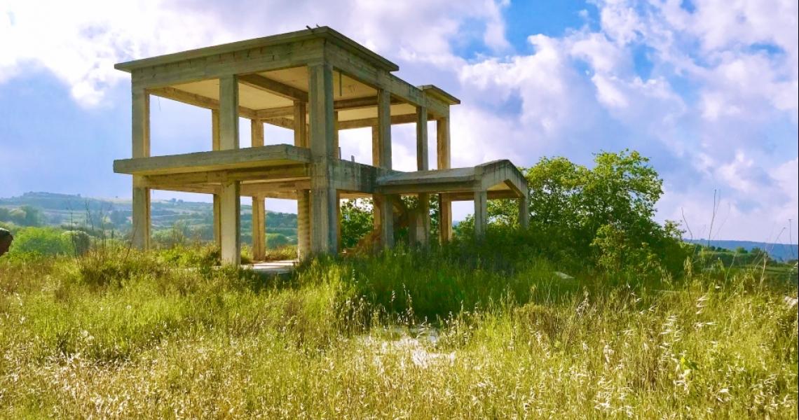 Large House skeleton and 4 plots for sale — photo 7 of 11