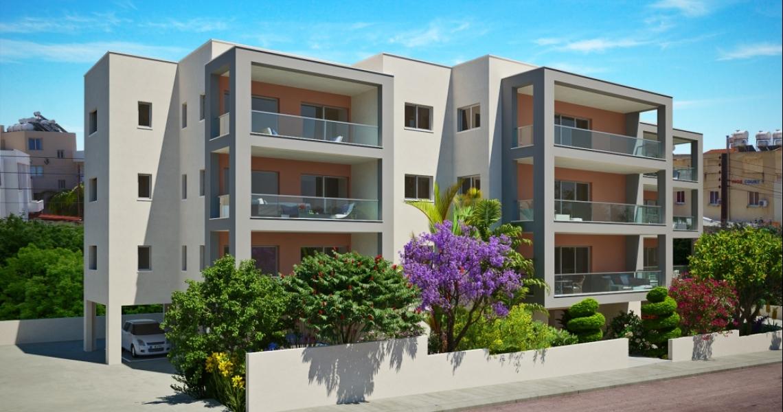 Three-bedroom first floor luxurious apartment - prime central location — Paphos